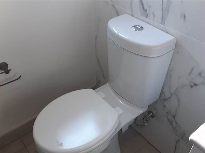 Apartment To Rent in Waterfall, Midrand - Photo 7