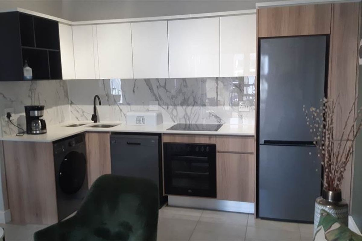 Apartment To Rent in Waterfall, Midrand - Photo 4