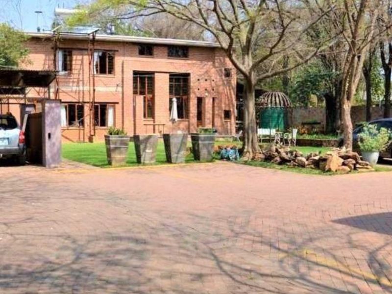 Delux Guesthouse And Investment Opportunity - Prime Pretoria Location (Close to HPC And TUKS) - Photo 5