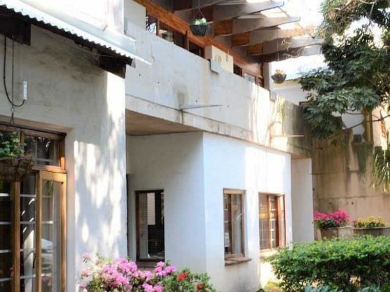 Delux Guesthouse And Investment Opportunity - Prime Pretoria Location (Close to HPC And TUKS) - Photo 7