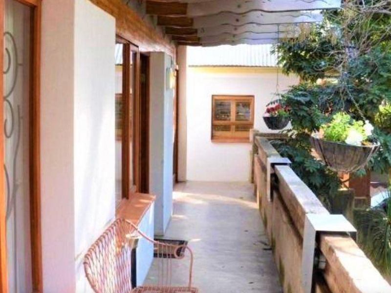 Delux Guesthouse And Investment Opportunity - Prime Pretoria Location (Close to HPC And TUKS) - Photo 6