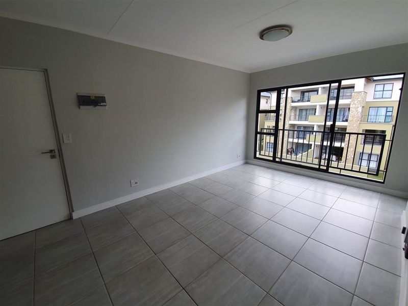 Apartment To Rent in Waterfall, Midrand - Photo 9
