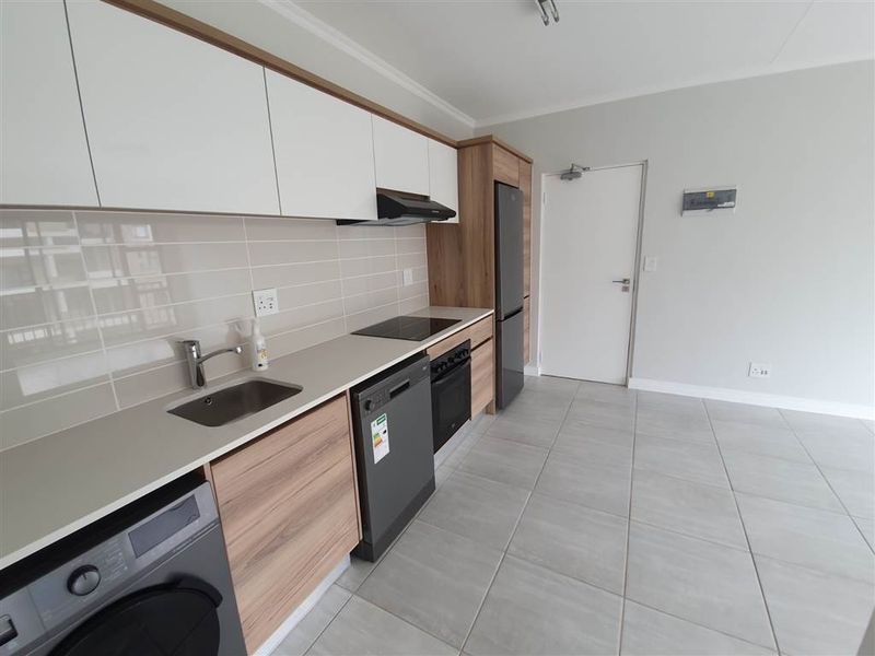 Apartment To Rent in Waterfall, Midrand - Photo 3
