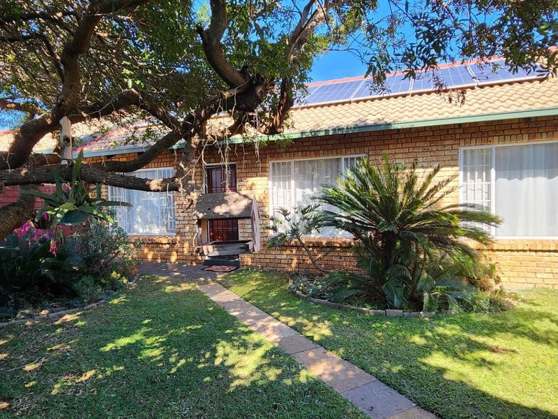 Townhouse For Sale in Pierre Van Ryneveld, Centurion - Photo 2