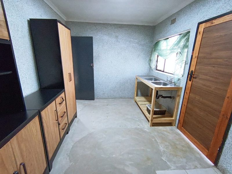 House For Sale in Nigel - Photo 3