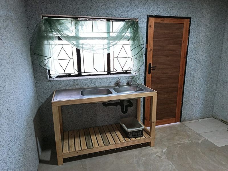 House For Sale in Nigel - Photo 5