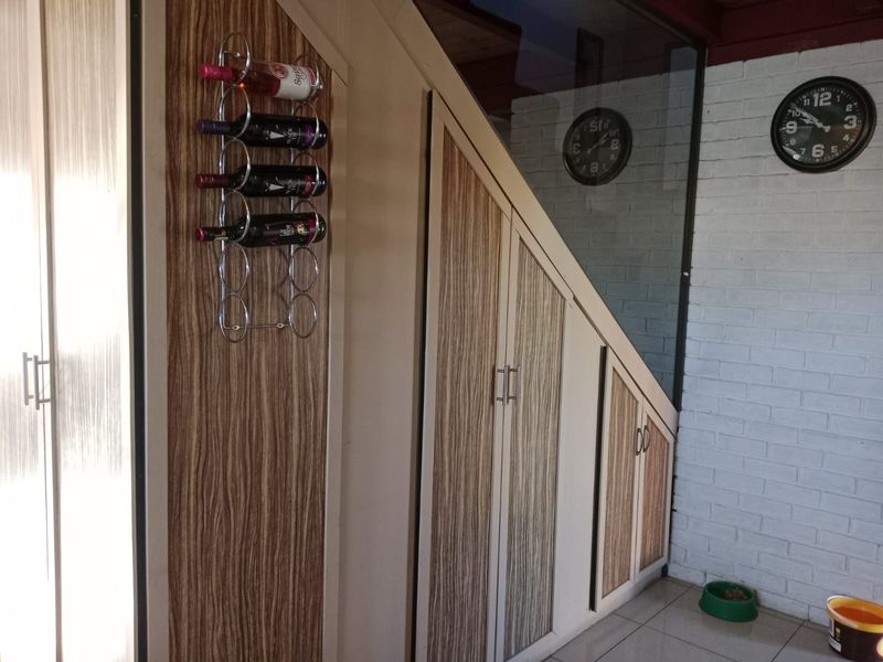 Four bedroom house to let - Photo 9