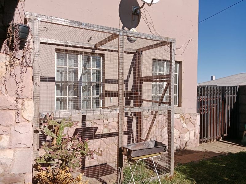 Four bedroom house to let - Photo 3