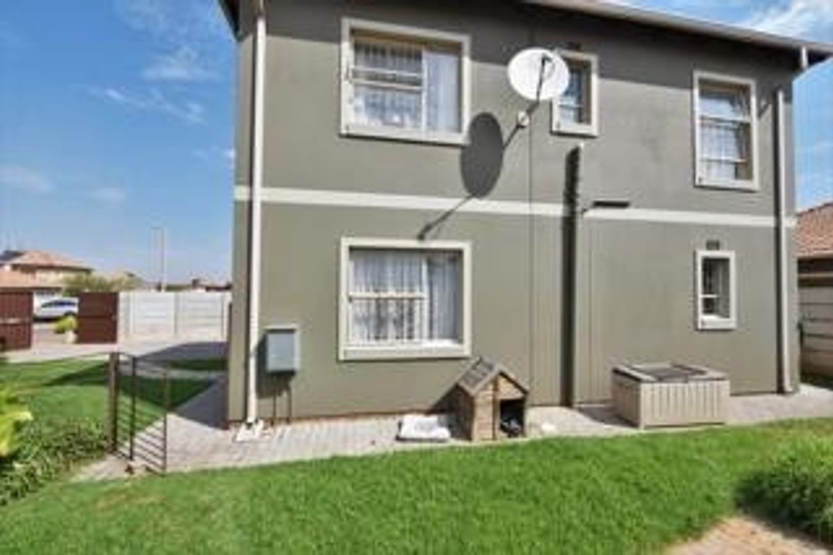 PLACE TO RENT AT LEOPARD'S REST - Photo 2