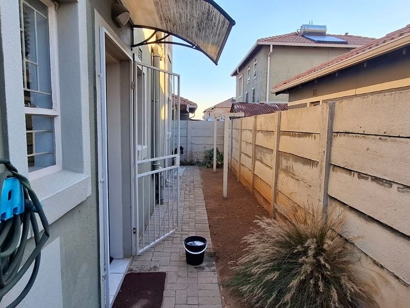 PLACE TO RENT AT LEOPARD'S REST - Photo 3