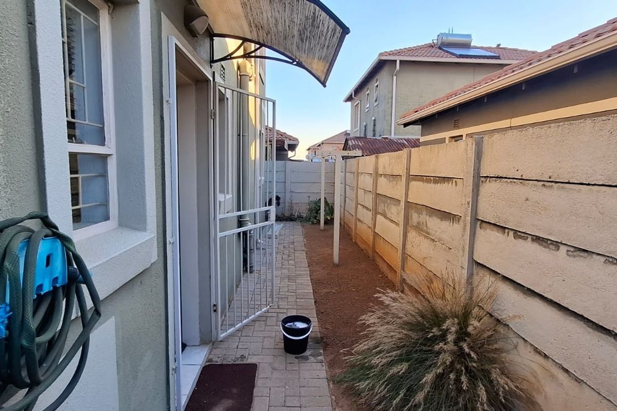 PLACE TO RENT AT LEOPARD'S REST - Photo 3
