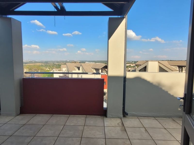 Apartment To Rent in Lonehill, Sandton - Photo 4