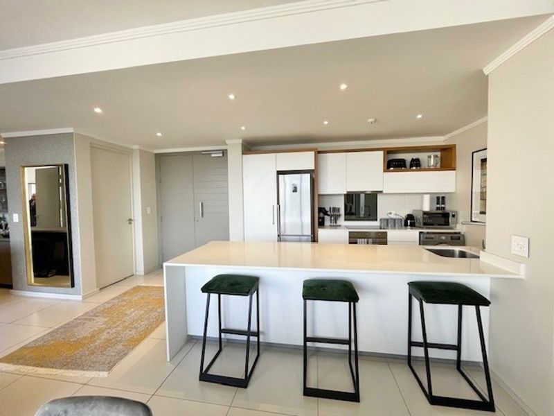 Exquisitely furnished 2 bed upper floor apartment - Photo 10