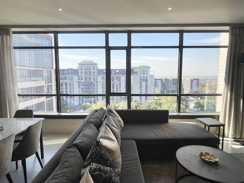 Exquisitely furnished 2 bed upper floor apartment - Photo 5