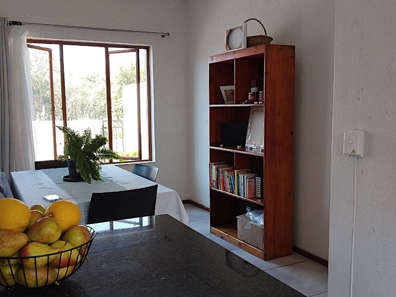 Modern 2-Bedroom, 1 Full Bathroom Upstairs Apartment for Sale in Lonehill - Photo 9