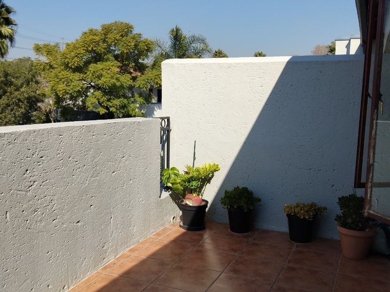 Modern 2-Bedroom, 1 Full Bathroom Upstairs Apartment for Sale in Lonehill - Photo 3