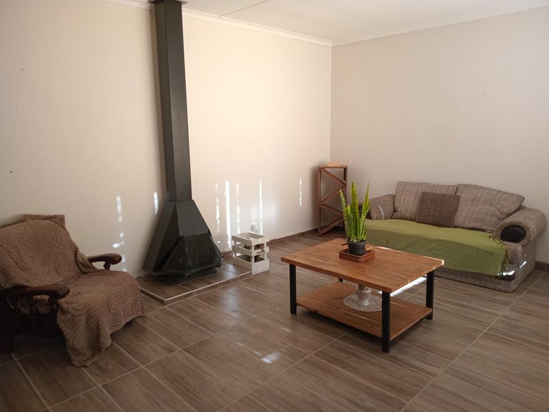 2 Bedroom property with 3 separate entrance apartments - Photo 6