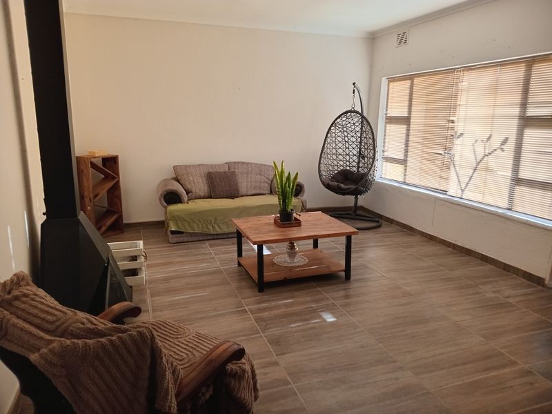 2 Bedroom property with 3 separate entrance apartments - Photo 5