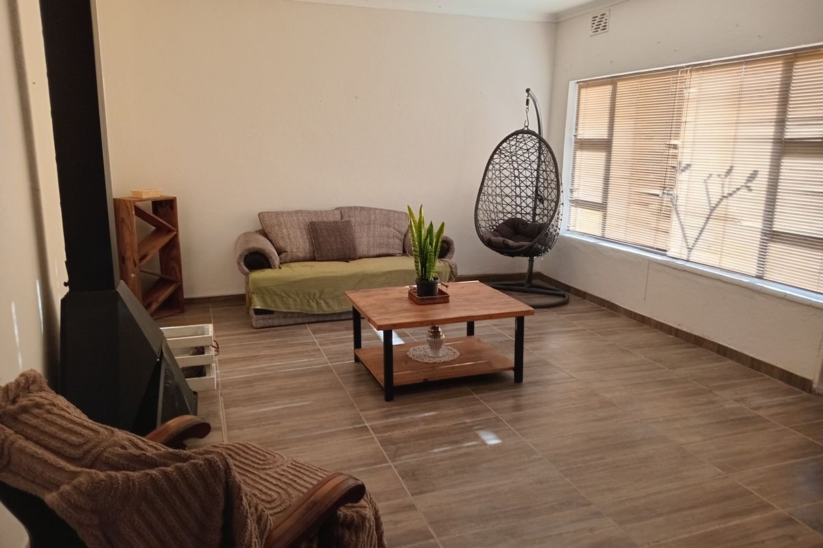 2 Bedroom property with 3 separate entrance apartments - Photo 5