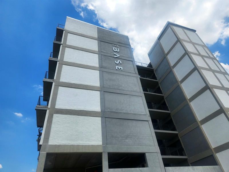 Fully Furnished 1 Bedroom 7th Floor Apartment to Rent at The Base, Ferndale - Photo 1