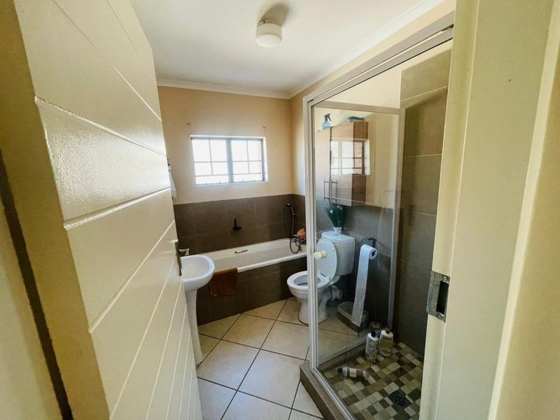 Apartment To Rent in Noordwyk, Midrand - Photo 9