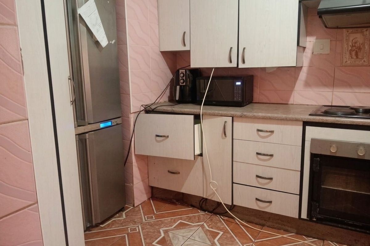 Spacious 3 Bedroom Double-Storey Apartment with Investment Potential in Amalinda North - Photo 4