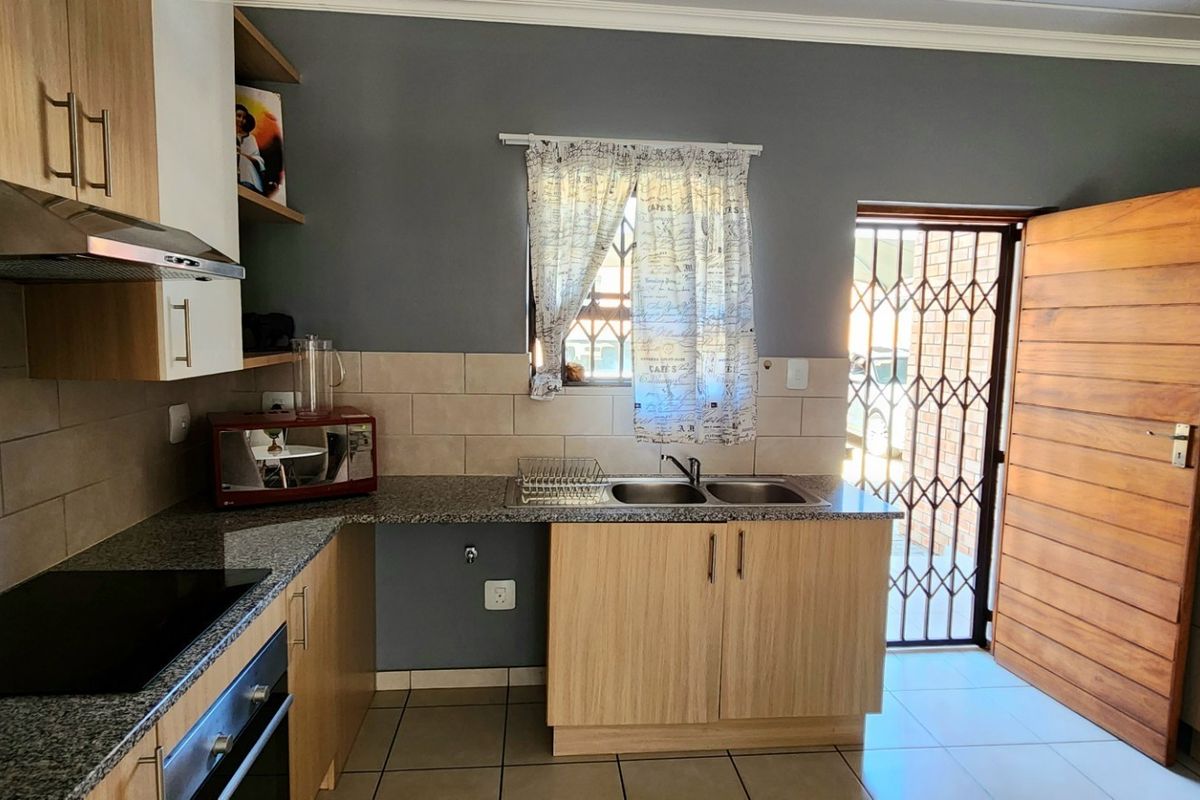 Beautiful 3 Bedroom Ground Floor Apartment To Rent in Franklin on 8th, Noordwyk, Midrand - Photo 5