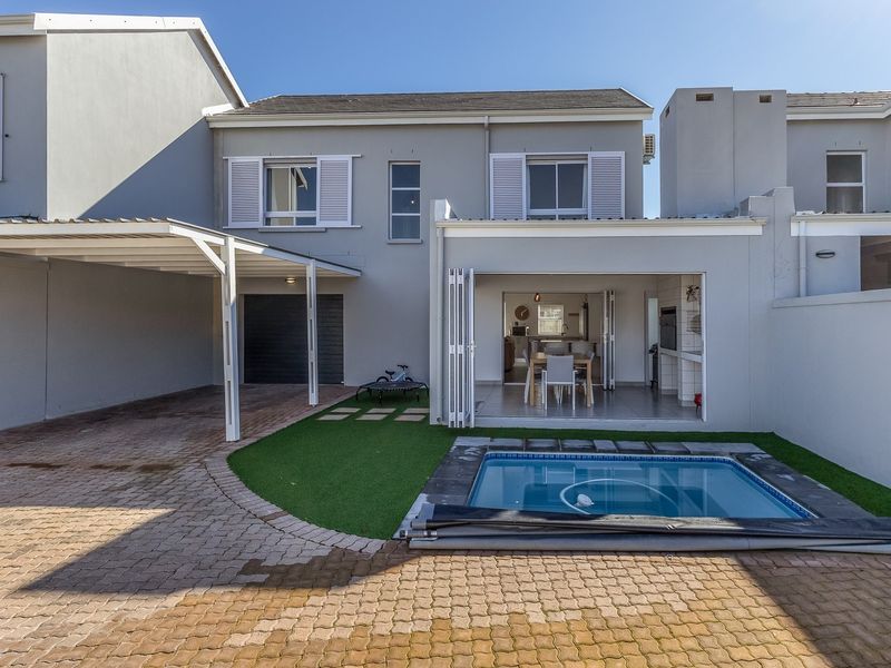 Contempory Double storey living with Mountain views and  pool - Photo 1
