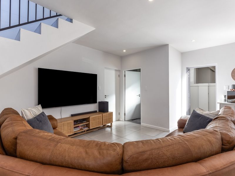 Contempory Double storey living with Mountain views and  pool - Photo 6
