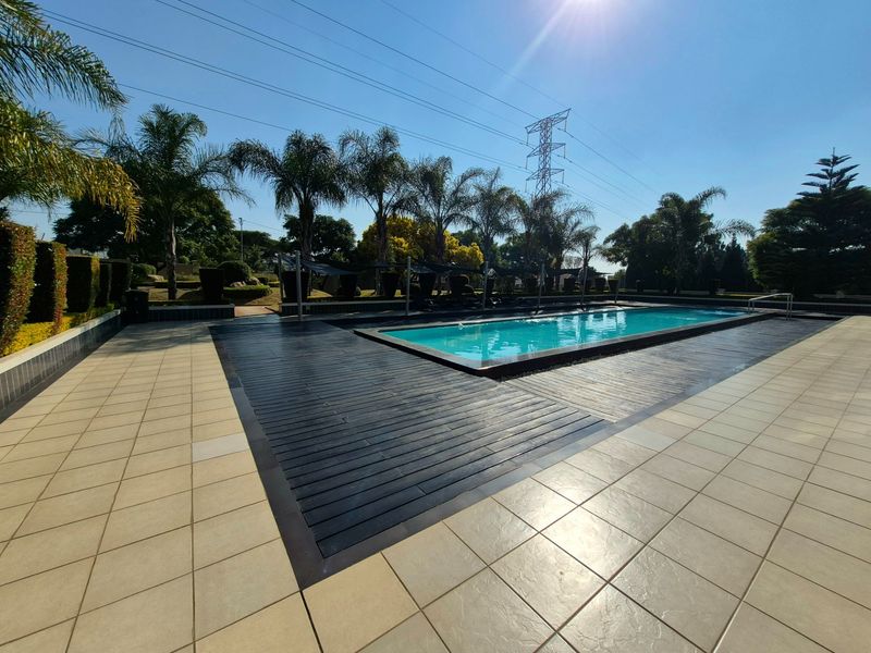 Modern 2 Bedroom, 2 Bathroom Apartment To Rent in Groveacres Estate, Kengies, Sandton - Photo 1