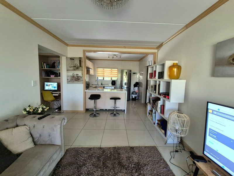 Modern 2 Bedroom, 2 Bathroom Apartment To Rent in Groveacres Estate, Kengies, Sandton - Photo 6