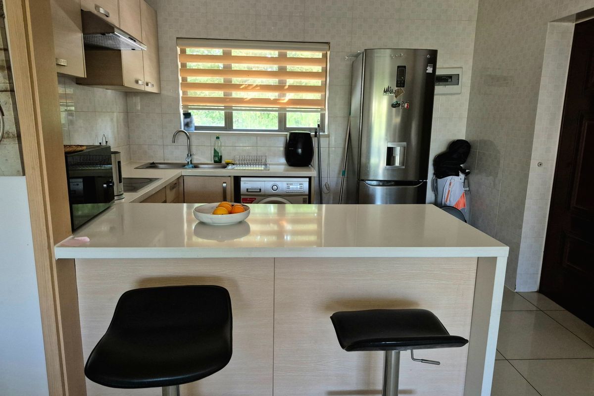 Modern 2 Bedroom, 2 Bathroom Apartment To Rent in Groveacres Estate, Kengies, Sandton - Photo 5
