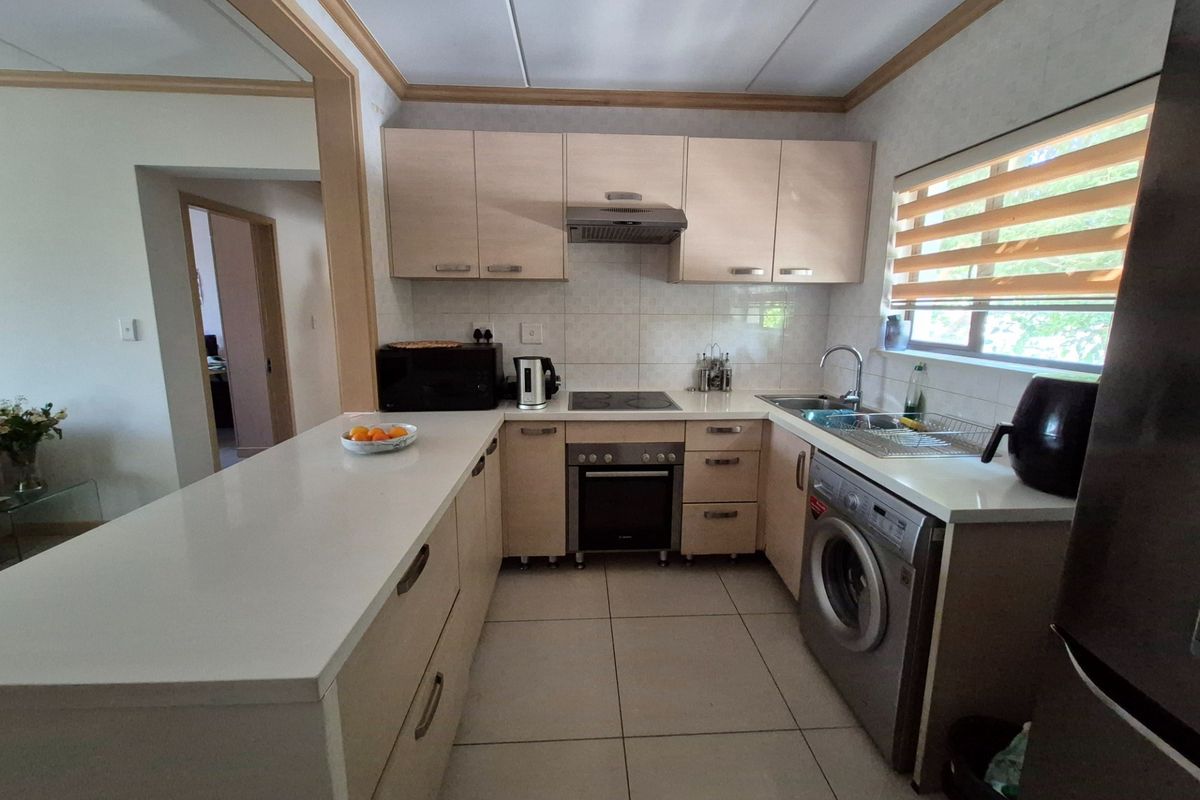 Modern 2 Bedroom, 2 Bathroom Apartment To Rent in Groveacres Estate, Kengies, Sandton - Photo 2