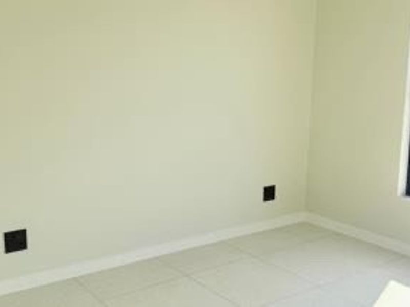 Apartment To Rent in Waterfall, Midrand - Photo 8