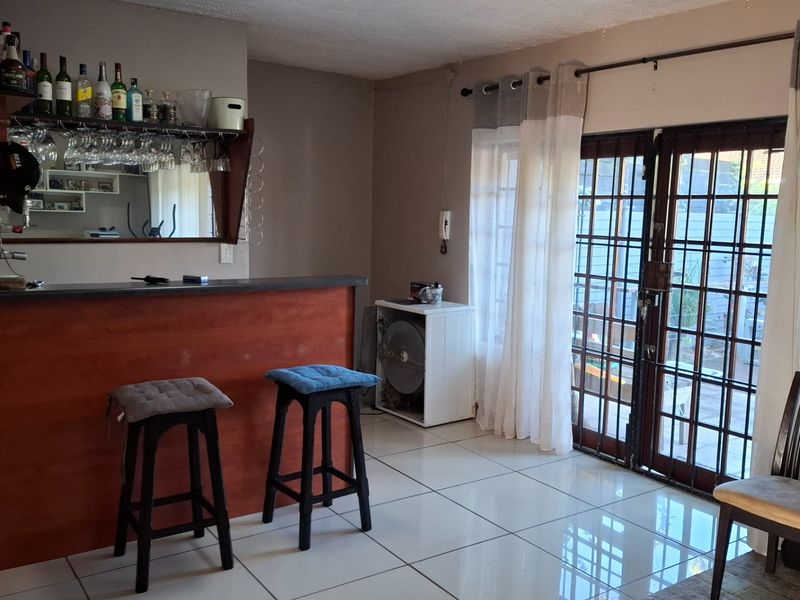Duplex for sale in Uvongo, KZN - Photo 6