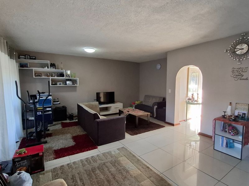 Duplex for sale in Uvongo, KZN - Photo 9