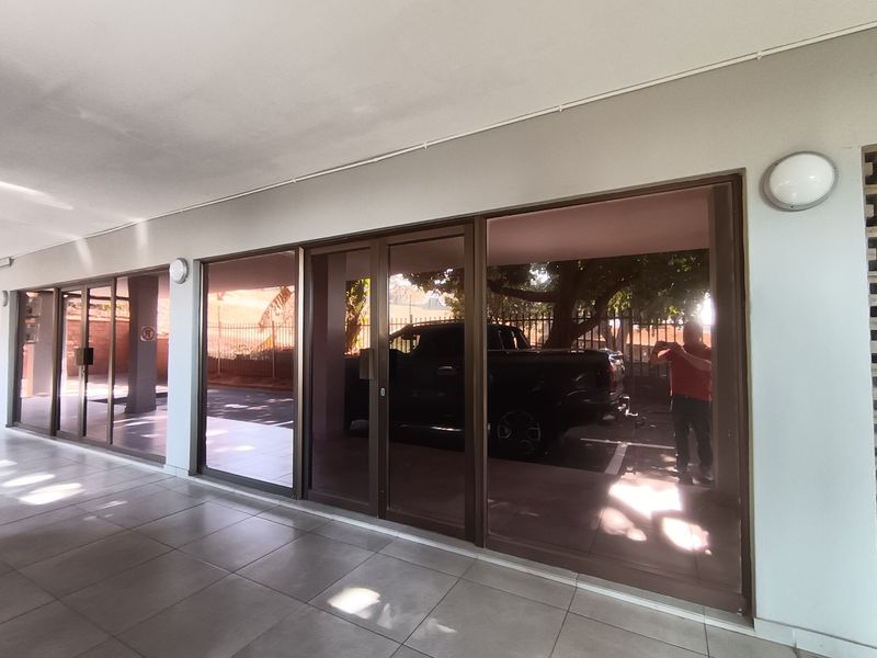 63m2 First Floor Office To Let | Sunny Park | Sunningdale - Photo 1