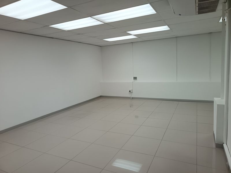 63m2 First Floor Office To Let | Sunny Park | Sunningdale - Photo 10