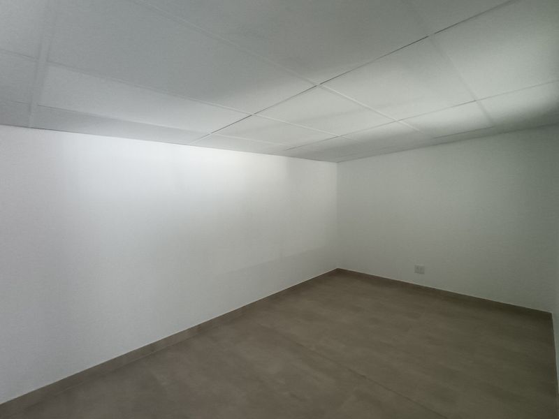 216m2 Warehouse To Let | Greystone Industrial Park | Glen Anil - Photo 7