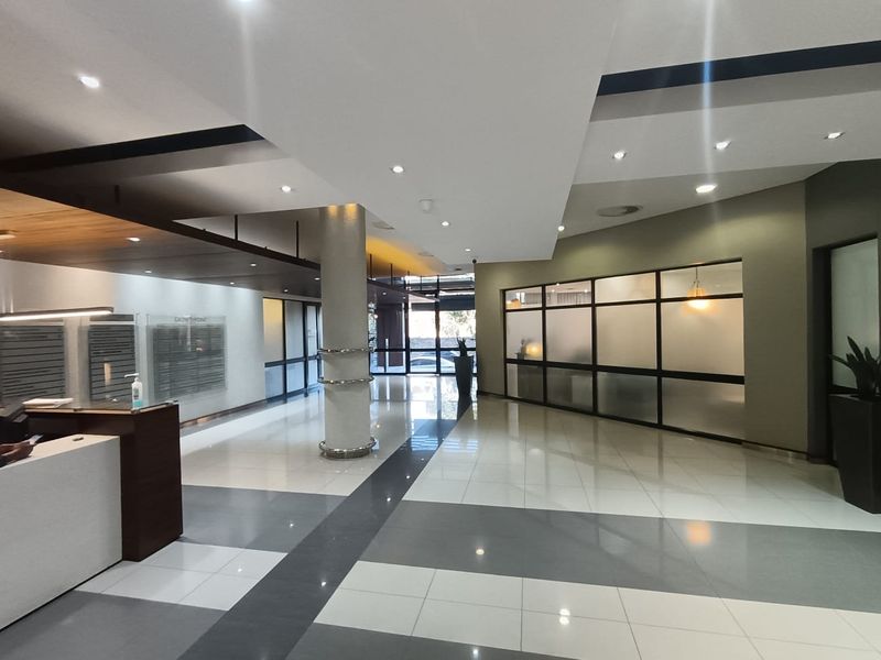 135.54m2 Ground Floor Retail Space To Let | Mayfair on the Lake - Photo 3