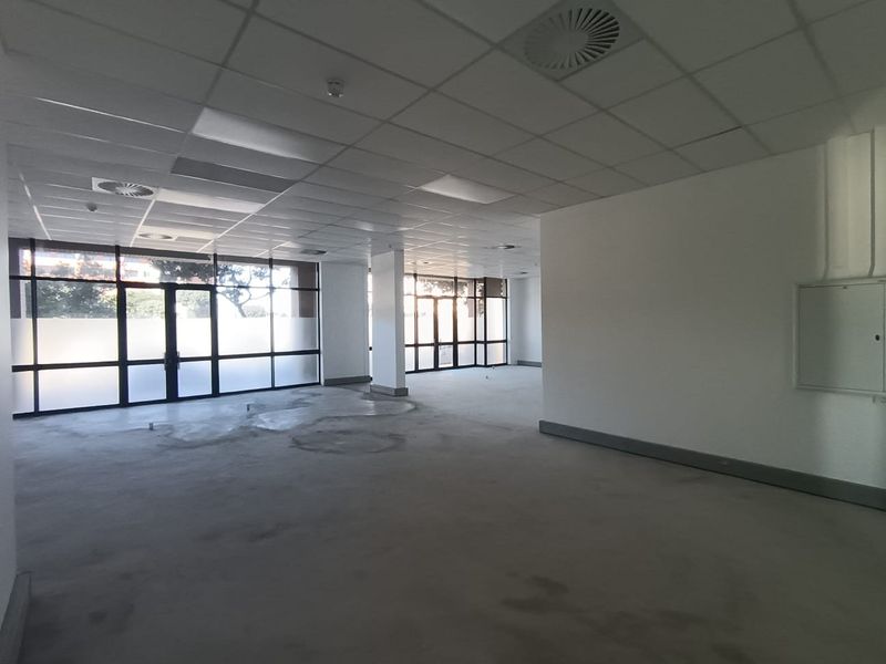 135.54m2 Ground Floor Retail Space To Let | Mayfair on the Lake - Photo 6