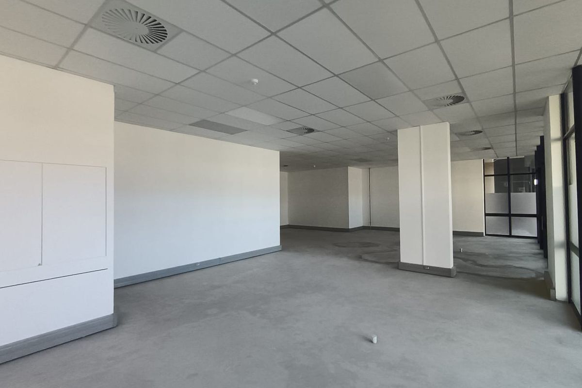 135.54m2 Ground Floor Retail Space To Let | Mayfair on the Lake - Photo 5