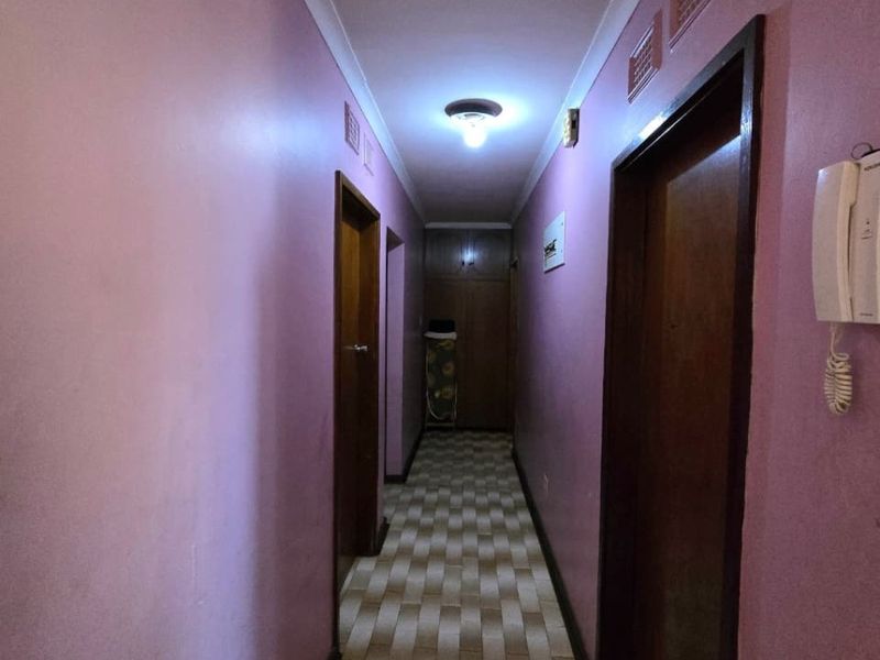 House For Sale in Clare Hills, Durban, KwaZulu Natal - Photo 8