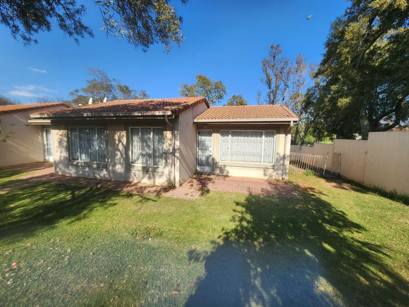 Townhouse For Sale in Country View, Midrand - Photo 1