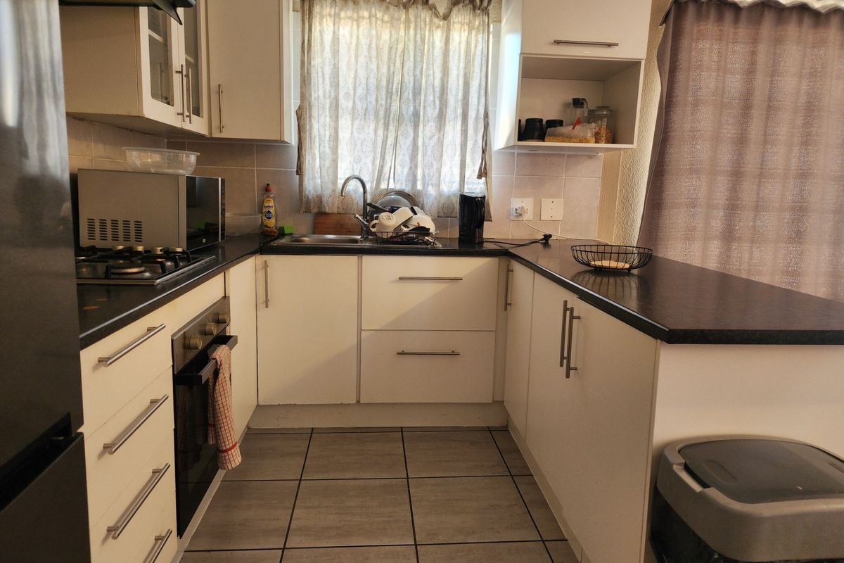 Townhouse For Sale in Country View, Midrand - Photo 3