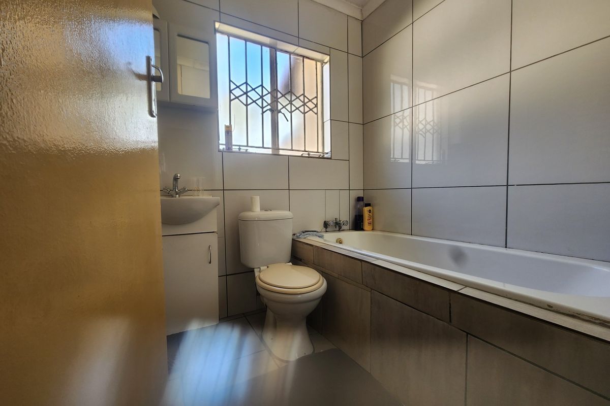 Townhouse For Sale in Country View, Midrand - Photo 5