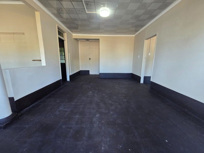 Industrial property to rent - Photo 6