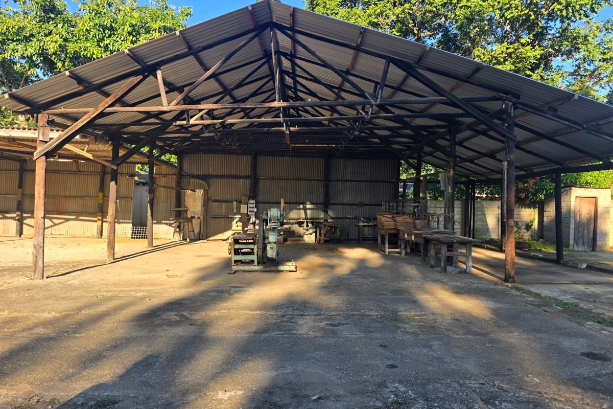 Industrial property to rent - Photo 4