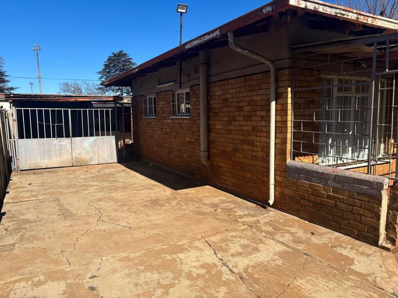 House For Sale in CW 1, Vanderbijlpark CW - Photo 1