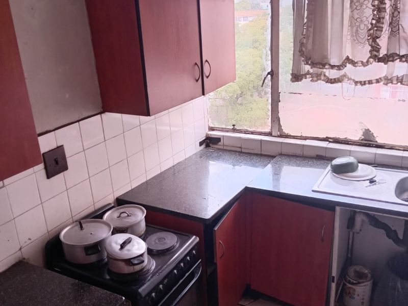 Apartment For Sale in Sunnyside, Pretoria - Photo 3